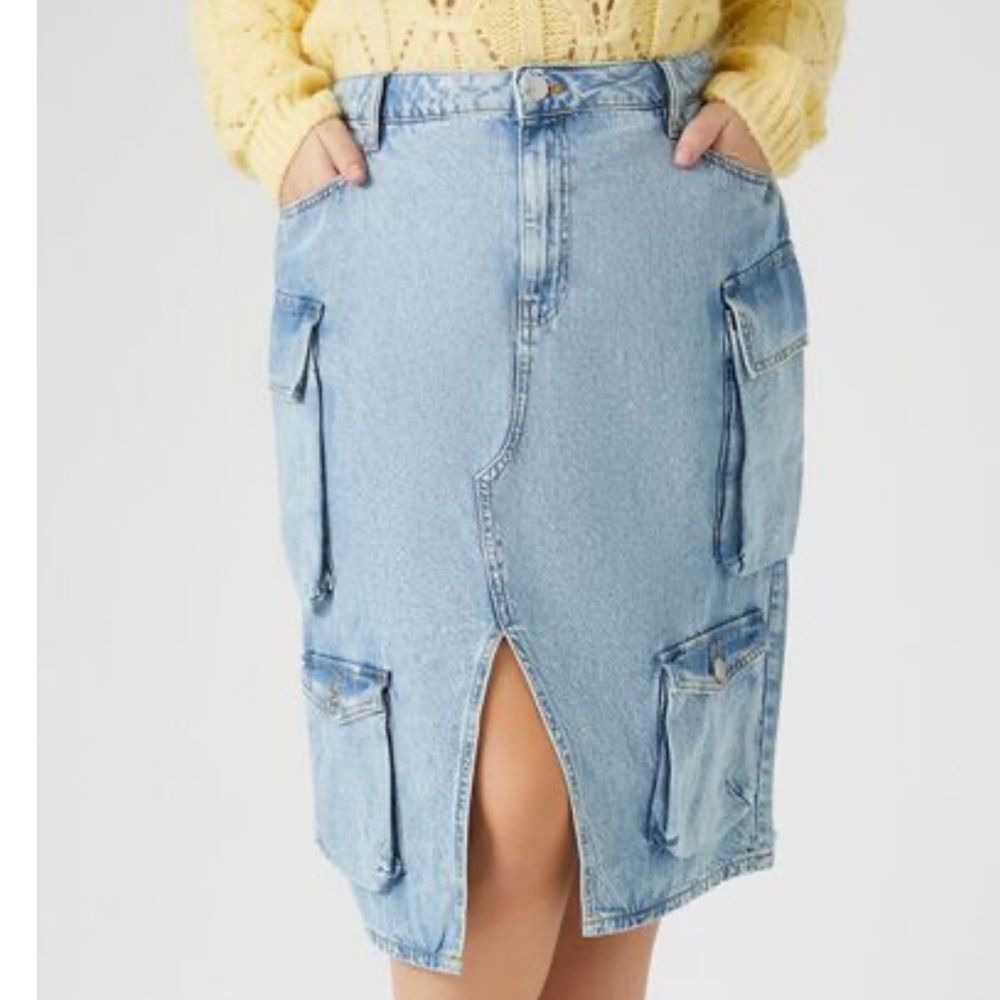 Forever 21 Plus Size Chambray Cargo Skirt